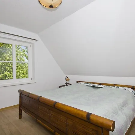 Gutshof Ostseeblick Ferienwohnung 02 Neuendorf (Rugen)