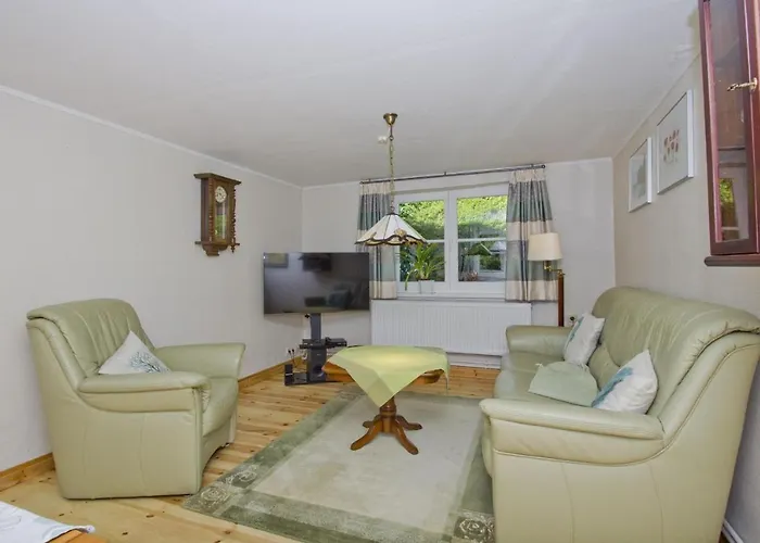 Gutshof Ostseeblick Ferienwohnung 02 Daire Neuendorf (Rugen)