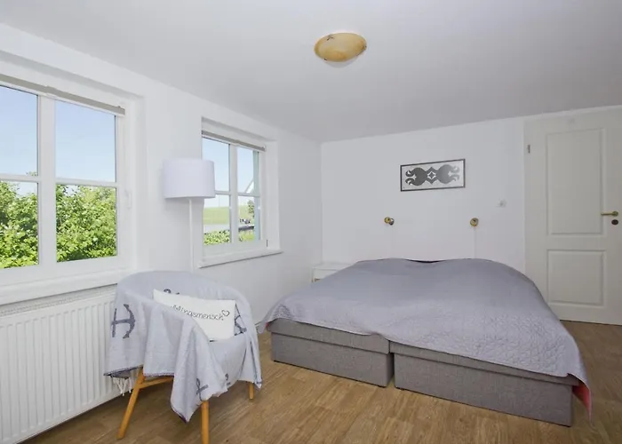 Gutshof Ostseeblick Ferienwohnung 02 Daire Neuendorf (Rugen)