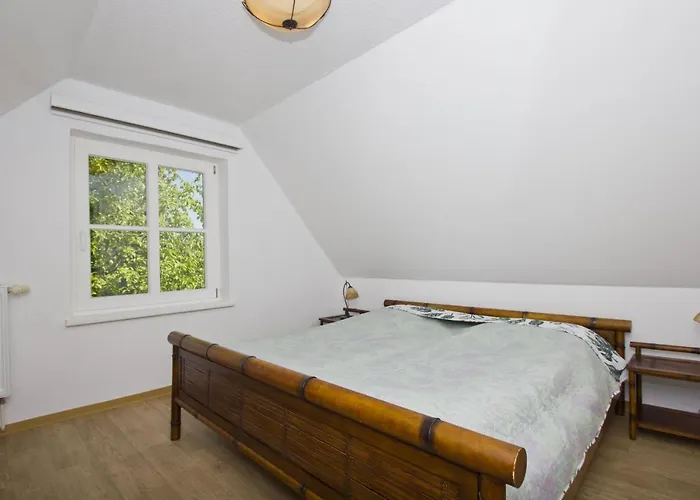 Gutshof Ostseeblick Ferienwohnung 02 Neuendorf (Rugen)