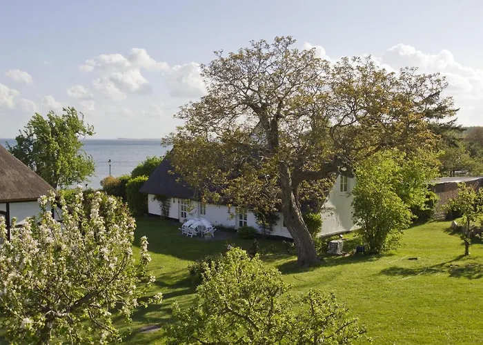 Gutshof Ostseeblick Ferienwohnung 02 Neuendorf (Rugen)
