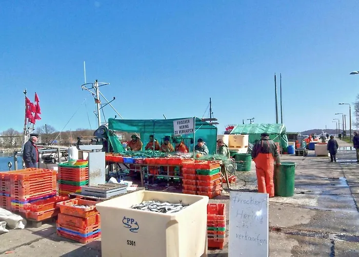Gutshof Ostseeblick Ferienwohnung 02 * Neuendorf (Rugen)
